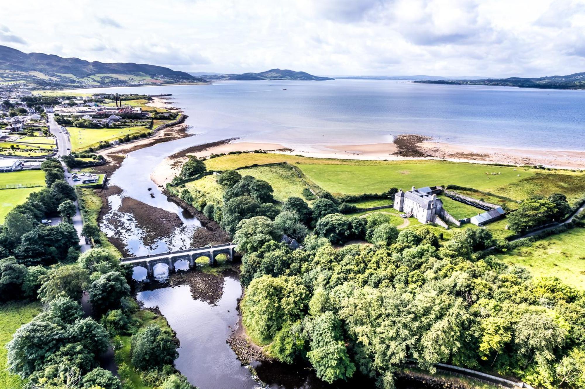 The Harbour Inn Buncrana Extérieur photo